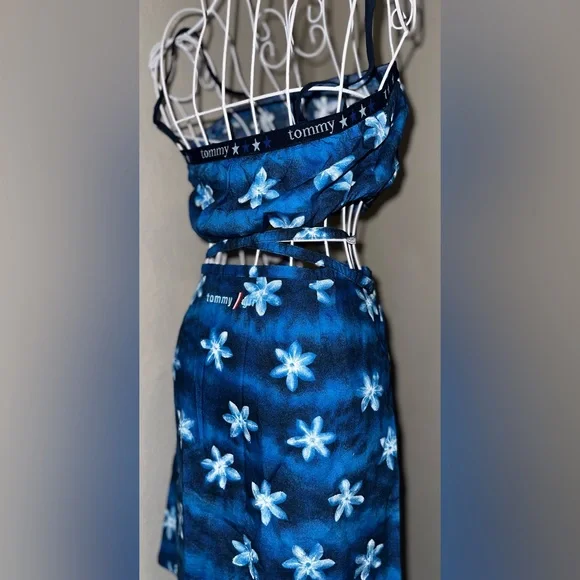Vintage RARE Tommy Hilfiger Hawaiian Crop Top And Wrap Skirt Set